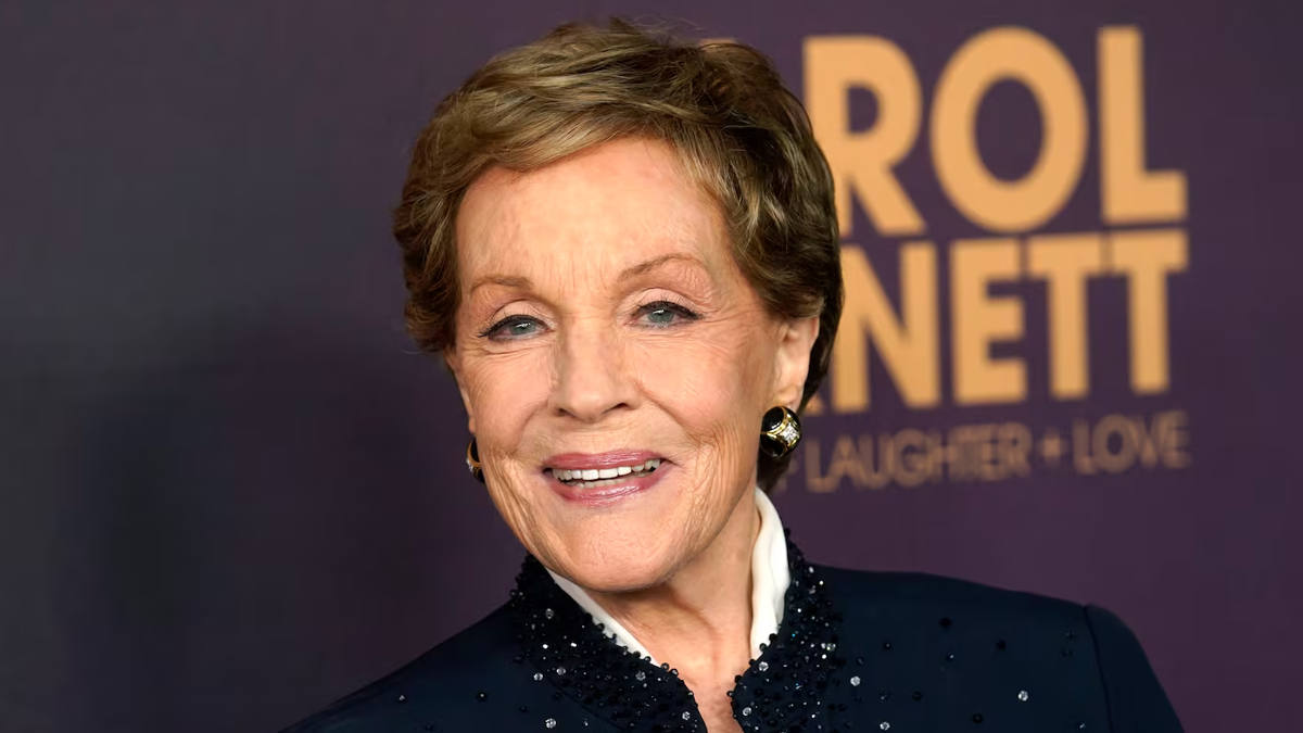 Julie Andrews Makes Rare Public Appearance and Touches Fans Worldwide